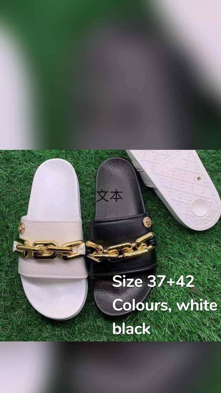 Size 37+42
Colours, white and black